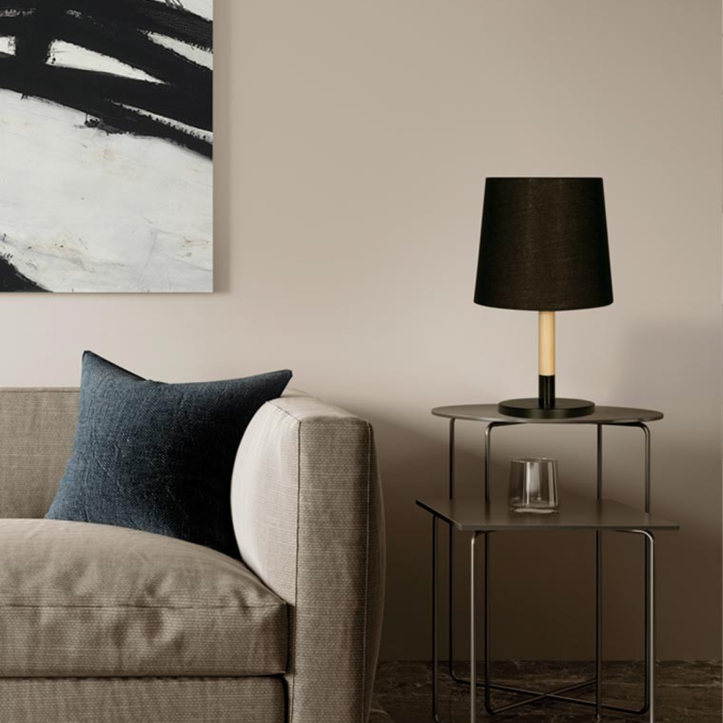 Lampara mesa de madera con pantalla; H32cm Negro